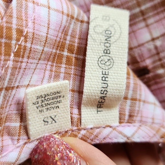 Treasure & Bond 2/$10 - Picture 6 of 8